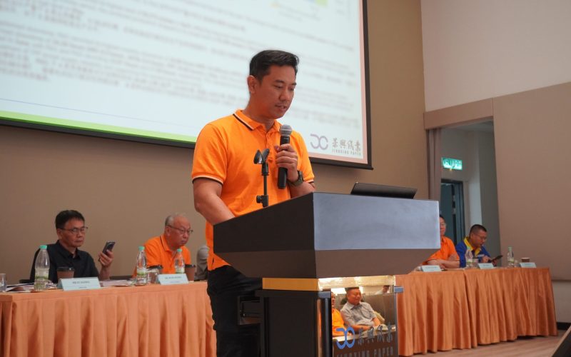 DSC00612 (blurred background).JPG